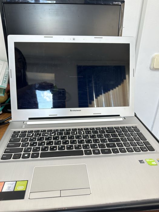 Продаю ноутбук LENOVO