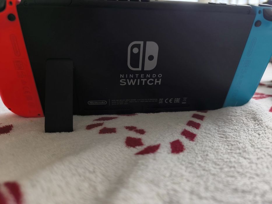 Nintendo switch с игри и аксесоари