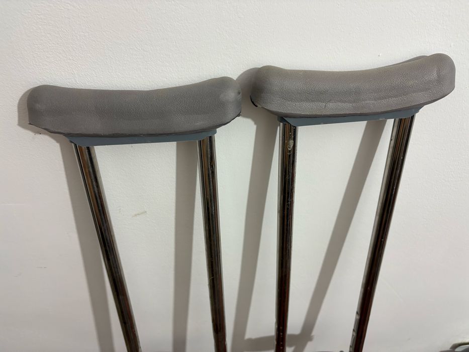 Костыли 2шт, пара