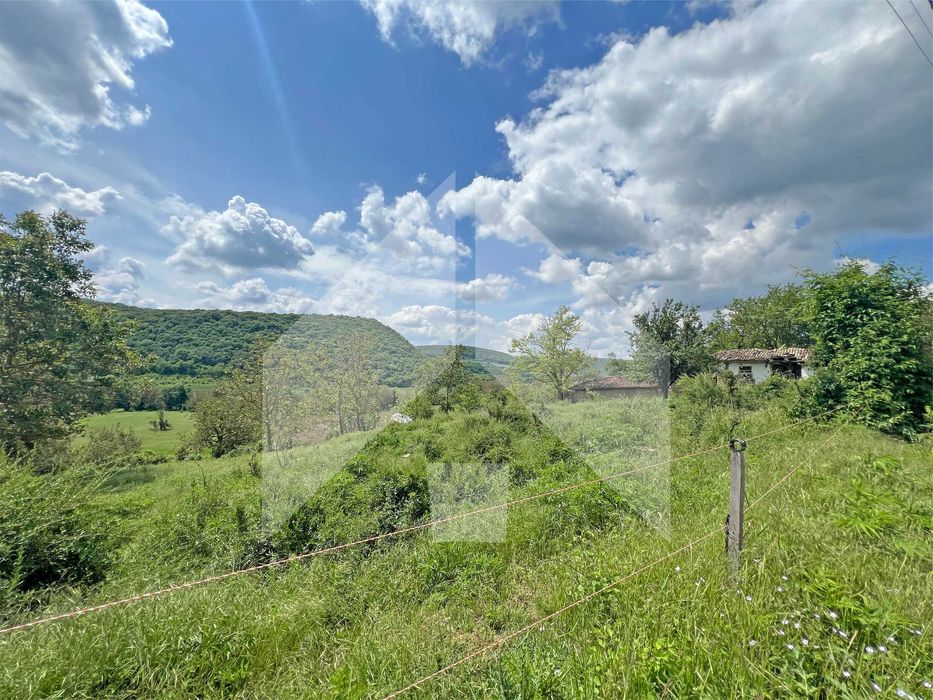 Продава се Парцел в с. Лиси връх, Област Шумен - 4420 кв.м за 3 €/кв.м - Снимка #13