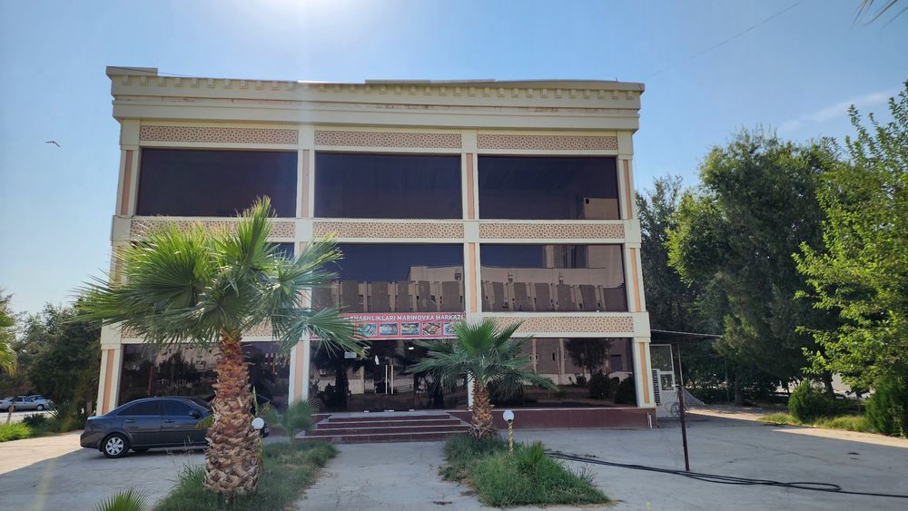 Oyna kalyone  Mulla tuychi teatr oldida joylashgan