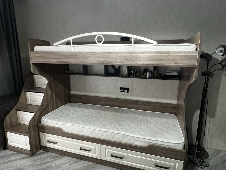 Продам кровать 2х ярусная