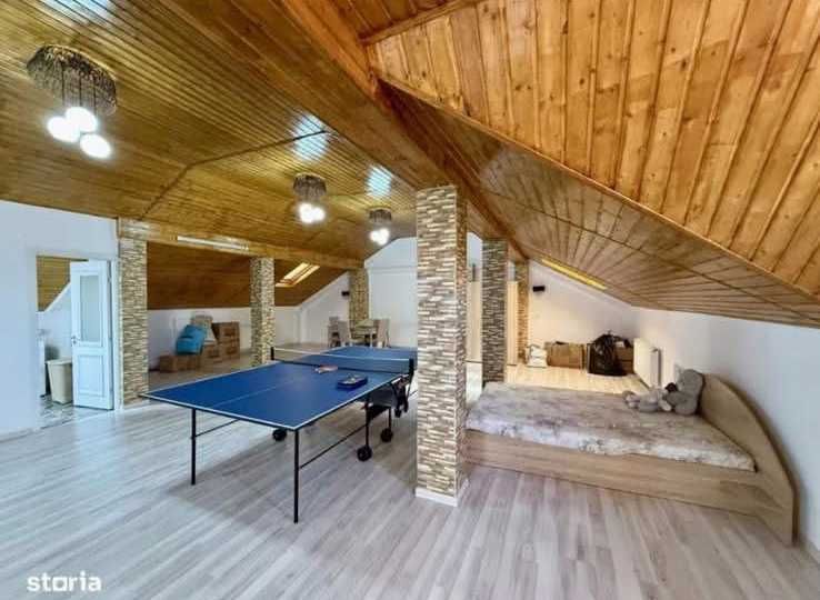 Vilă spațioasă de închiriat | 3 etaje | 4 dormitoare | piscină