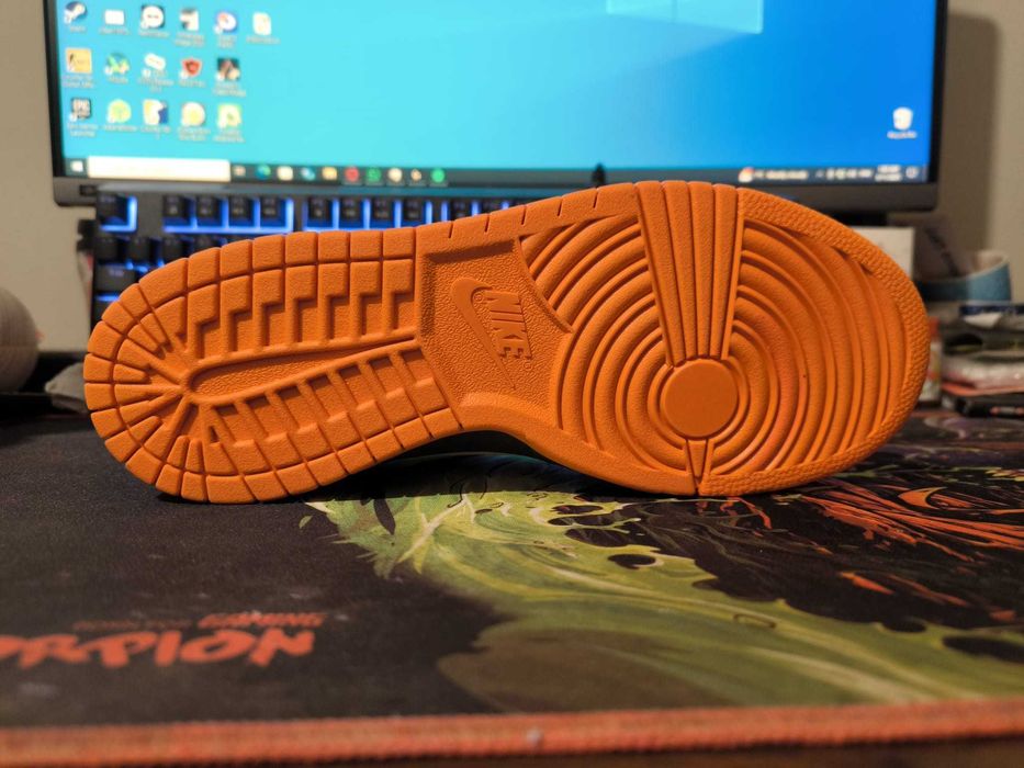 Nike Dunk SB Low Pigeon 43