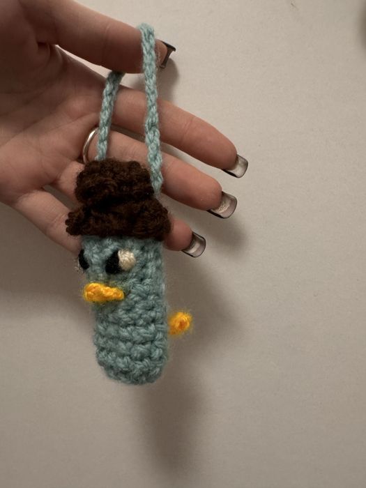 Breloc crosetat Perry orgitoringul