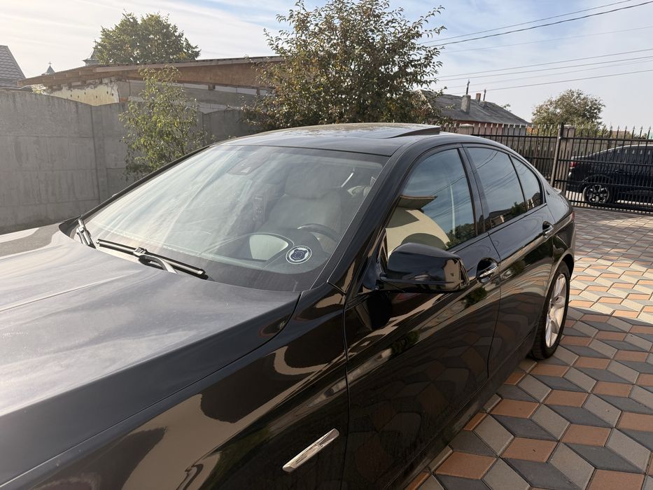 BMW Seria 5 F10 / 530 D /