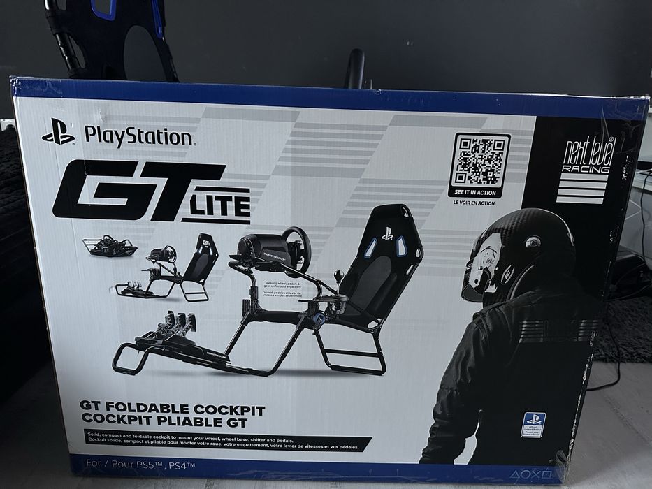 Vând Playseat Fullbox