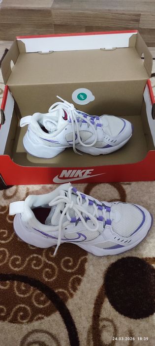 Дамски маратонки Nike A iR