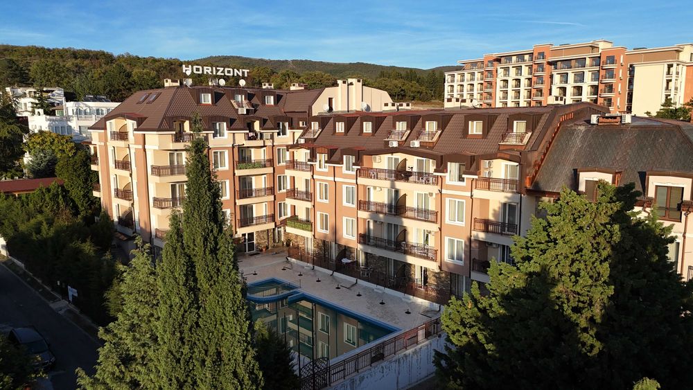 Просторен обзаведен тристаен апартамент, к-с „Хоризонт“