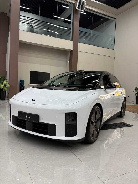 Lixiang I6 Электромобиль гарантия есть на 9 месяц рассрочка