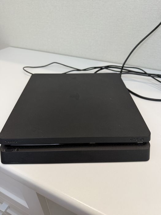 Продам Ps4 Slim 1tb