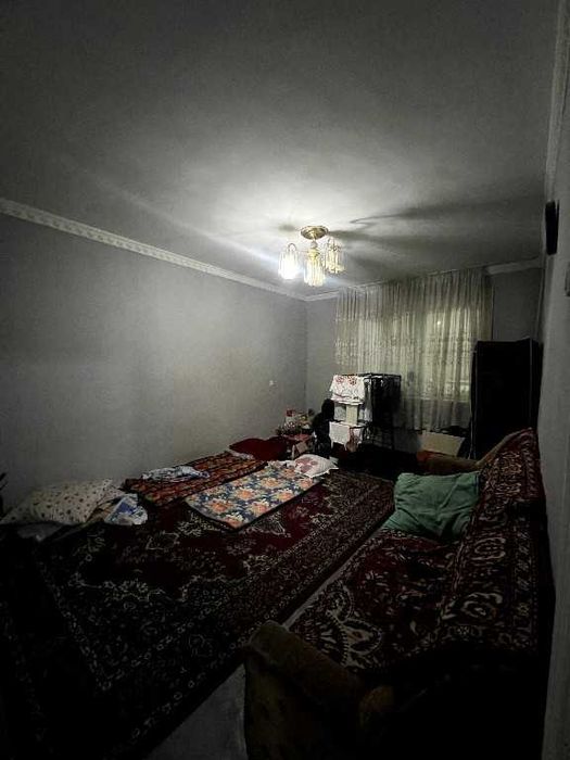 Продается 2-комнатная квартира в центре Ахангарана