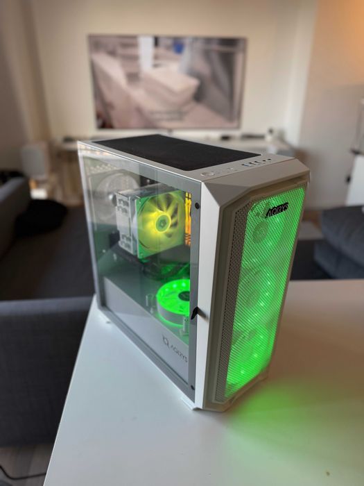 PC gaming cu RTX 4060 Ti si 64GB RAM