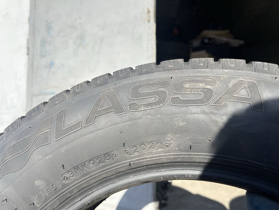 2 бр. гуми за бус 205/65/16C Lassa DOT 2022 6,5-7 mm