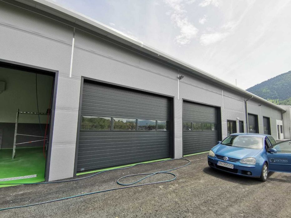 Usa garaj sectionala cu panou de 40 mm