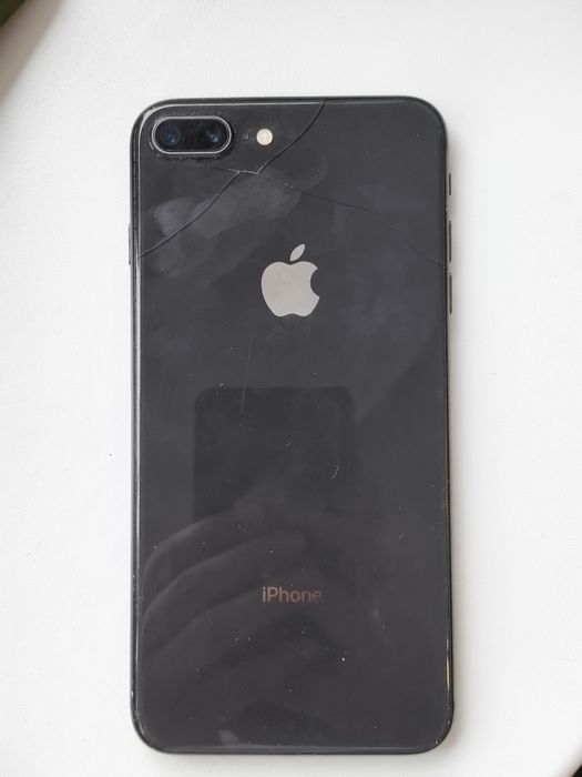 Срочно Iphone 8+ на 64гб