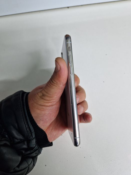 Iphone X (64GB) в идеальном состояний