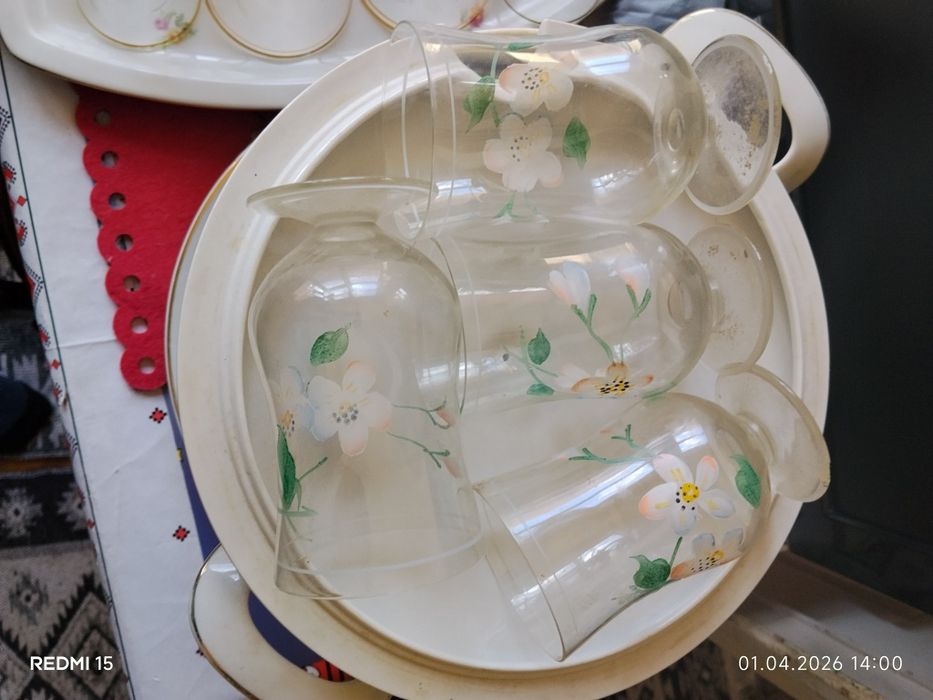 Set pahare carafa vin stare buna,vechi anii 50 30lei toate