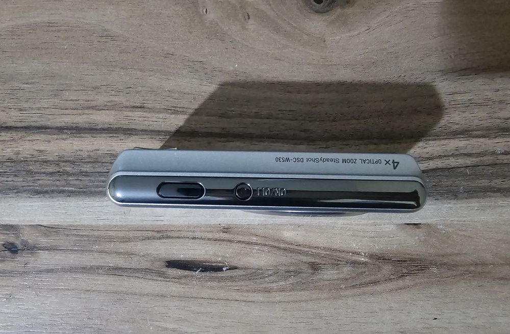 Sony Cyber-shot DSC-W530 14.1MP – нова батерия + 2GB карта + чантичка
