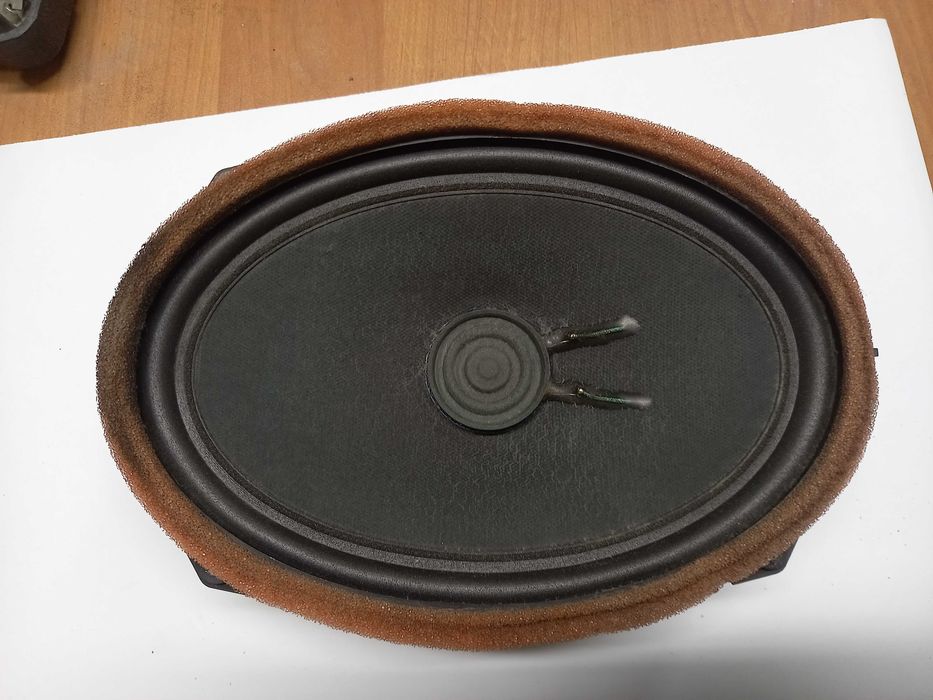 Динамики  Toyota JBL
