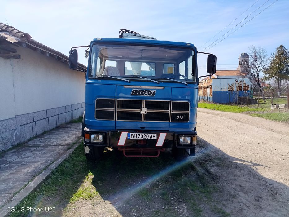 Тристранен САМОСВАЛ КАМИОН С 8 тона КРАН