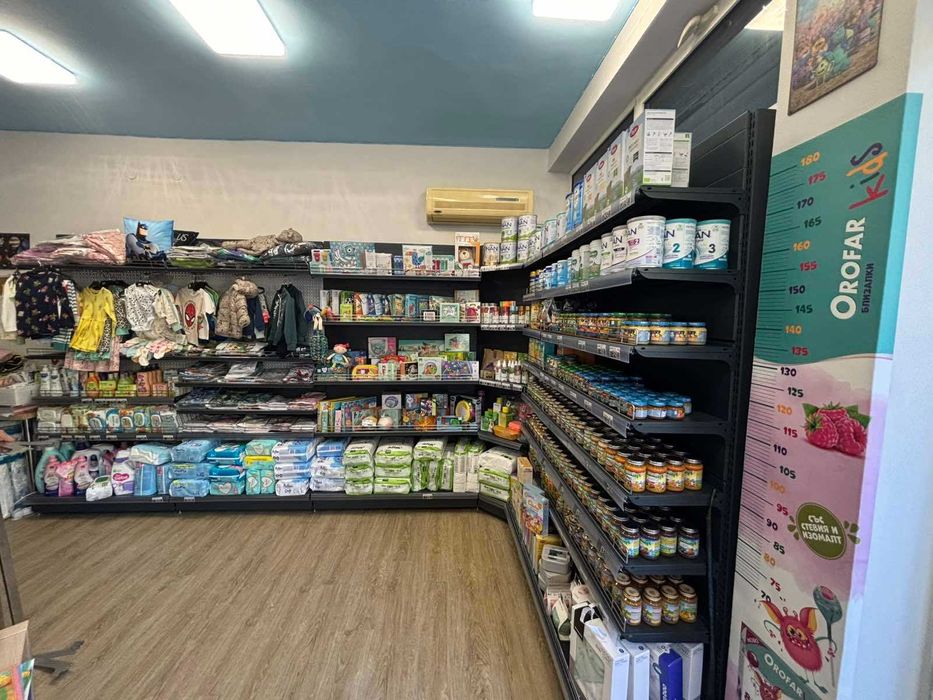 Метални стелажи за оборудване на магазин за детски стоки /НОВИ/