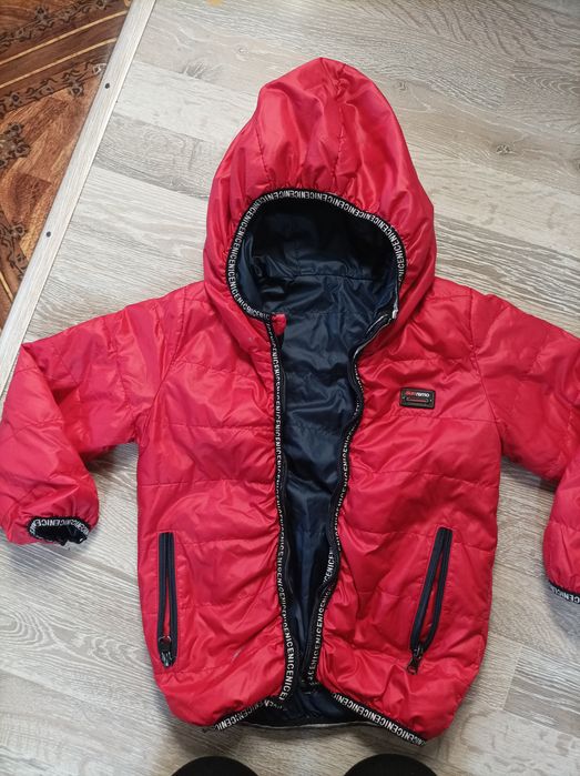 Продам детские куртки