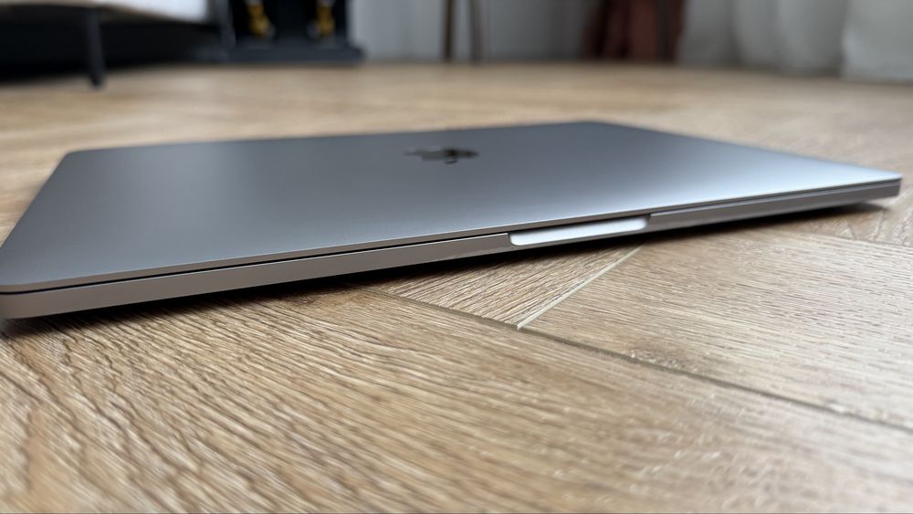 MacBook Pro 13 2019 Touch Bar / ИДЕАЛ / 317 циклов