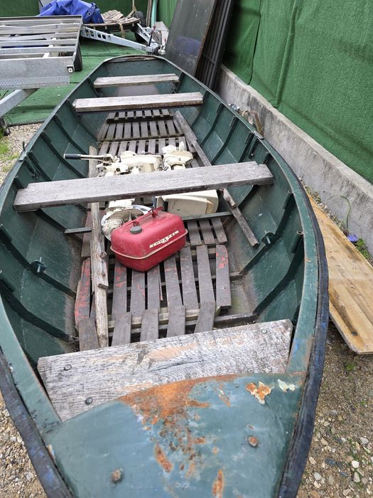 Barca metalica cu peridoc plus motor