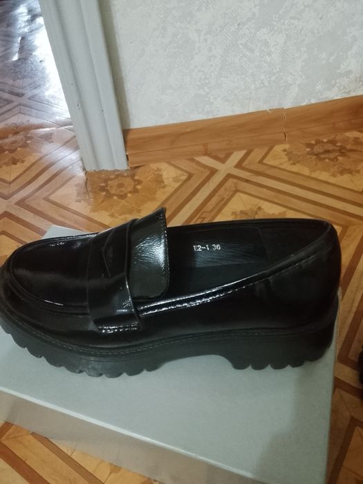 Продам лоферы новые