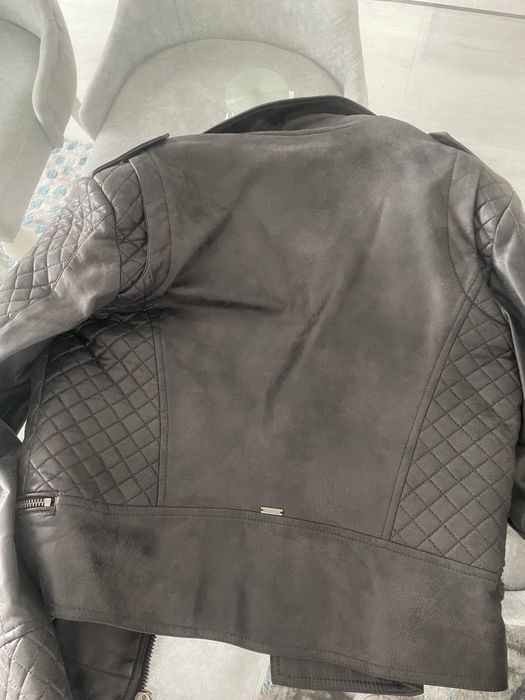 Дамско кожено яке Guess