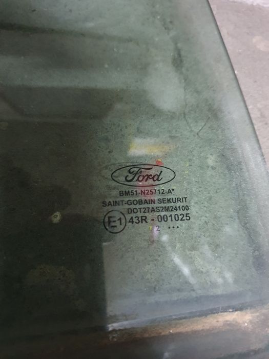 Задно дясно стъкло за Форд Фокус МК3