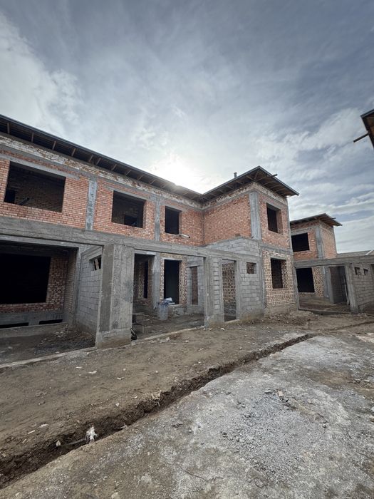 Kottedjlar sotiladi Zangiota Qahramon Mahalla