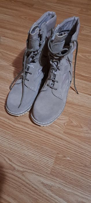 Bocanci din piele naturala