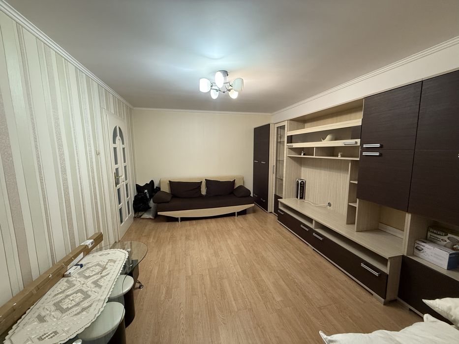 Inchiriez apartamen doua camere decomandat