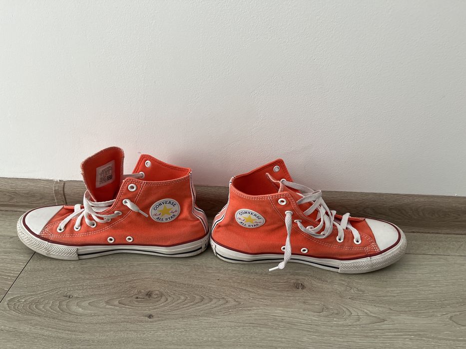 Converse roz vara