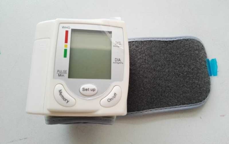 Апарат за кръвно налягане за китка НОВ, 4 модела