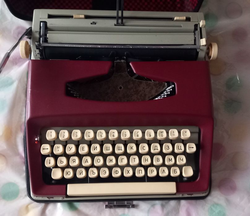 Пишеща машина кирилица