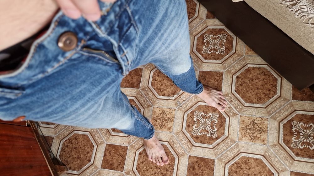 Продаются джинсы  Levi's