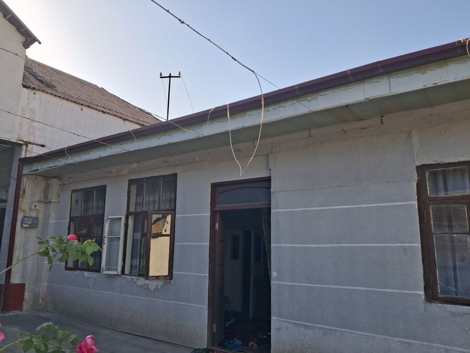 Уй сотилади марказда