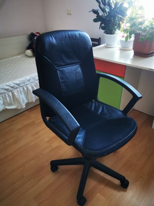 Офис стол еко  кожа само за София