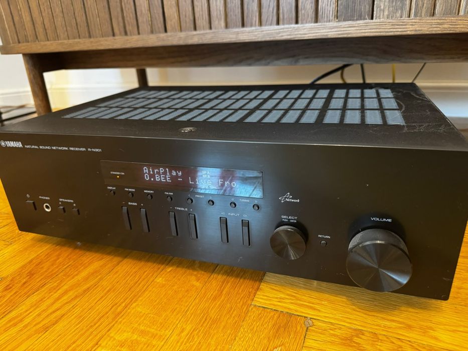 Receiver audio Yamaha R-N 301