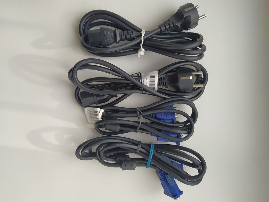 Монитор, клавиатура, USB адаптер, провода
