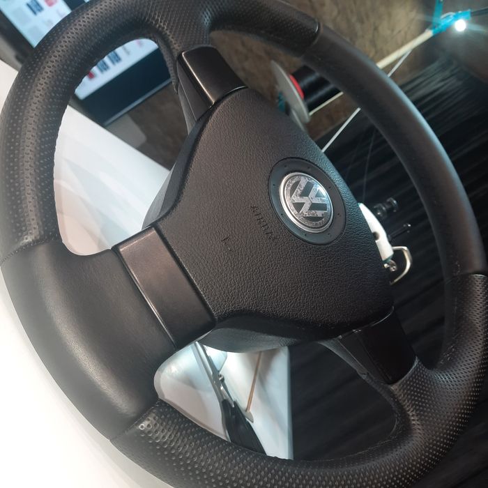 Продавам волан за Golf 5 , Passat b6