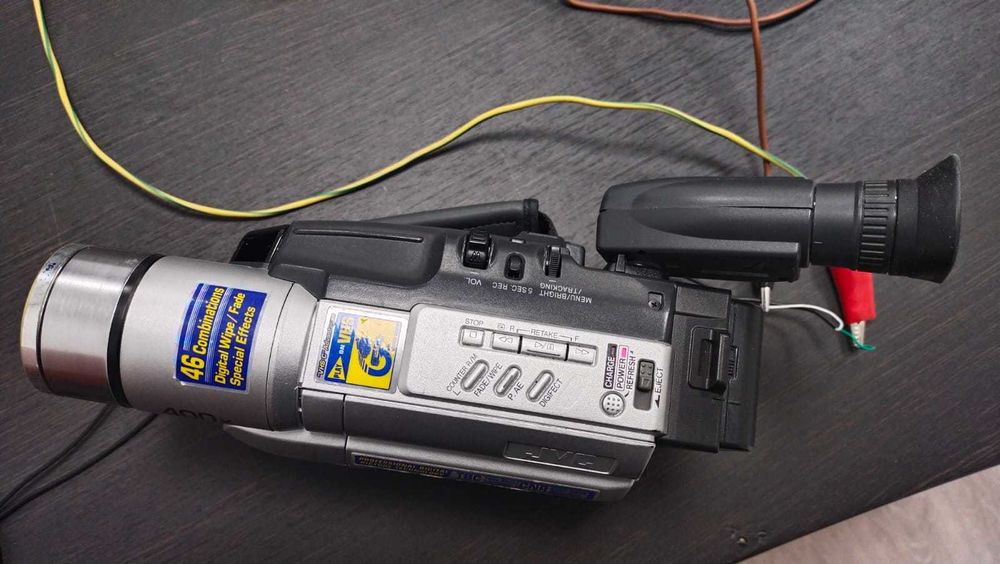 Видеокамера compact VHS