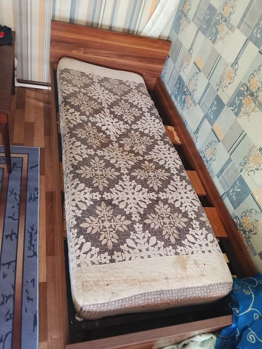 Срочно продам кровать