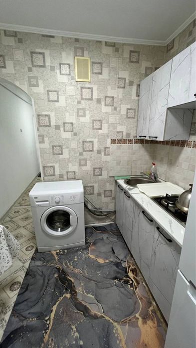 Двое девушкк ищут девушку на подселение