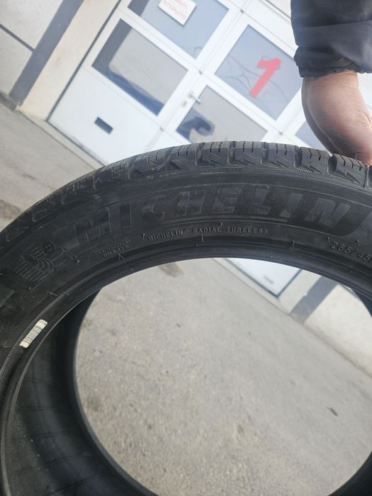 Шины новый 265 45 R21