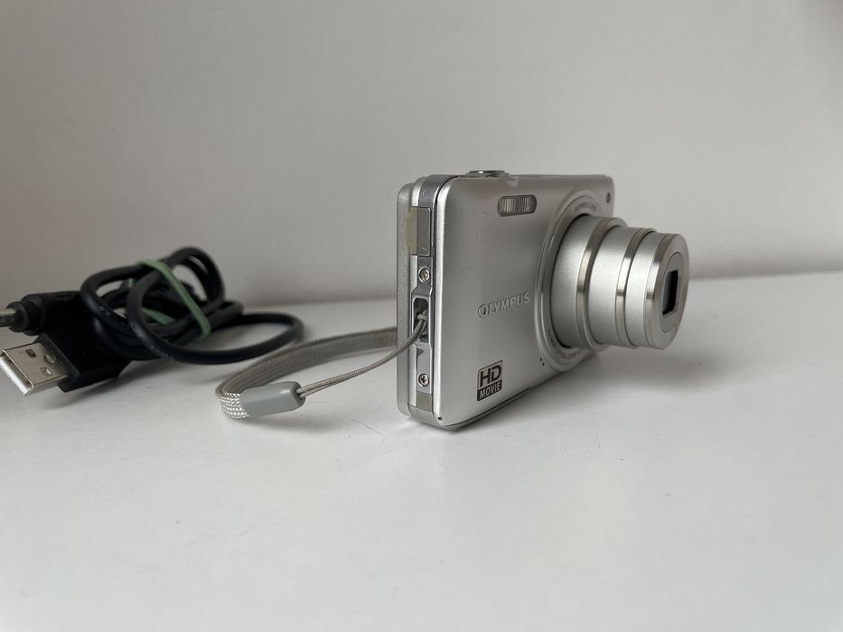 Camera Foto Digitala OLYMPUS VG-130 Silver 14.0MP  5x Optical Zoom Card SD 8GB, Digital Point and Shoot Camera