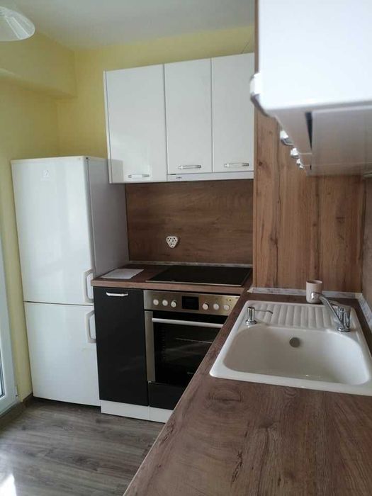 Дава се под наем Едностаен апартамент в Бургас, Изгрев - 50 кв.м за 204 € - Снимка #1